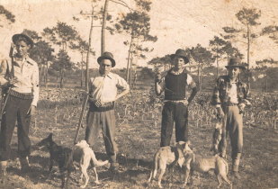 Caçadores posam para a fotografia