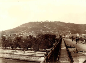 Ponte Eiffel e Monte de Santa Luzia