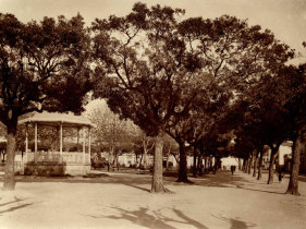 Jardim de D. Fernando, designado na toponímia da cidade como Praça General Barbosa