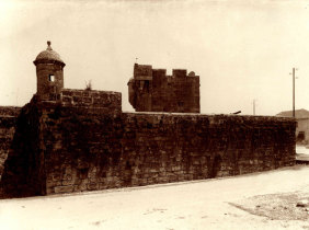 Aspecto parcial do Castelo de Santiago da Barra