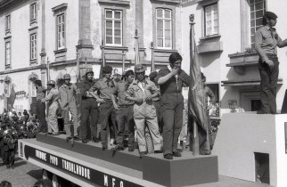 Celebração do 1º de Maio em 1975: Carro Alegórico