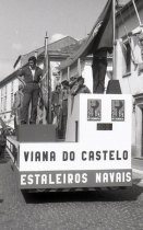 Celebração do 1º de Maio em 1975: Carro Alegórico