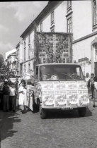 Celebração do 1º de Maio em 1975: Carro Alegórico