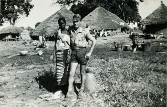 Militar e Jovem Guineense