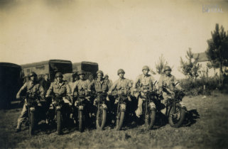Grupo de militares do Regimento de Infantaria 6